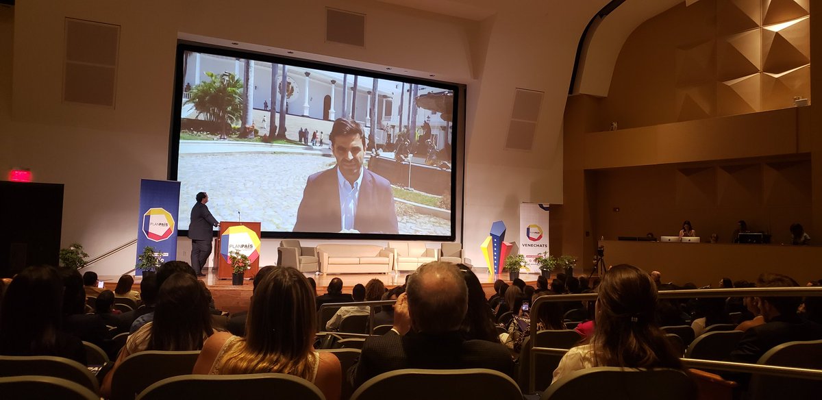 PlanPais's tweet photo. Mensaje especial de los Diputados @JuanAndresMejia; @manuelabolivar @JoseAGuerra quienes nos presentan el Plan País desarrollándose en la Asamblea Nacional en conjunto con el Presidente Interino @jguaido https://t.co/wZIB3Bvzlz