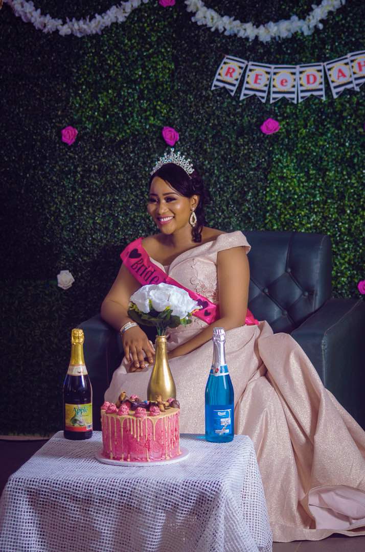 sa_showers's tweet image. #minnabride #black #pink #green #minnabridalshower #saempire #saevents #sashowers #blushingbride #saladies #minna to #katsina #sashowerpartysupplies #Laeventchic #Làbride #girlsjustwannahavefun
#bridalshower #BridalShowersng #decoration
#welovetoparty #chicaintcheap