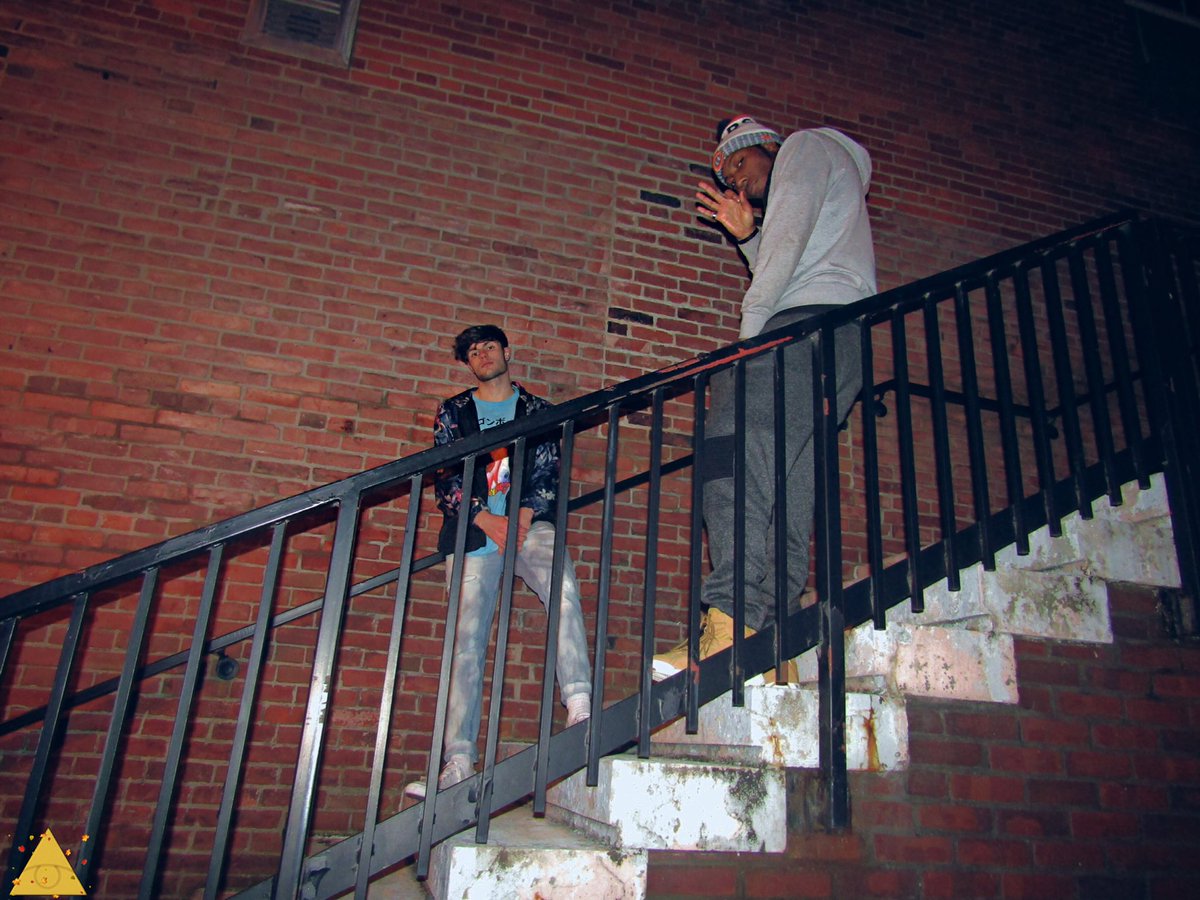 Deseanofficial's tweet photo. Couple shots from the other night ใฝ๏ธ
Shot by๐ท: @WuHefner__ & YoursTruly ๐๐
#CamRoberts #Mysoulzdead #photoshoot #edits #goldsound #desean #szn https://t.co/JxADYtiLle