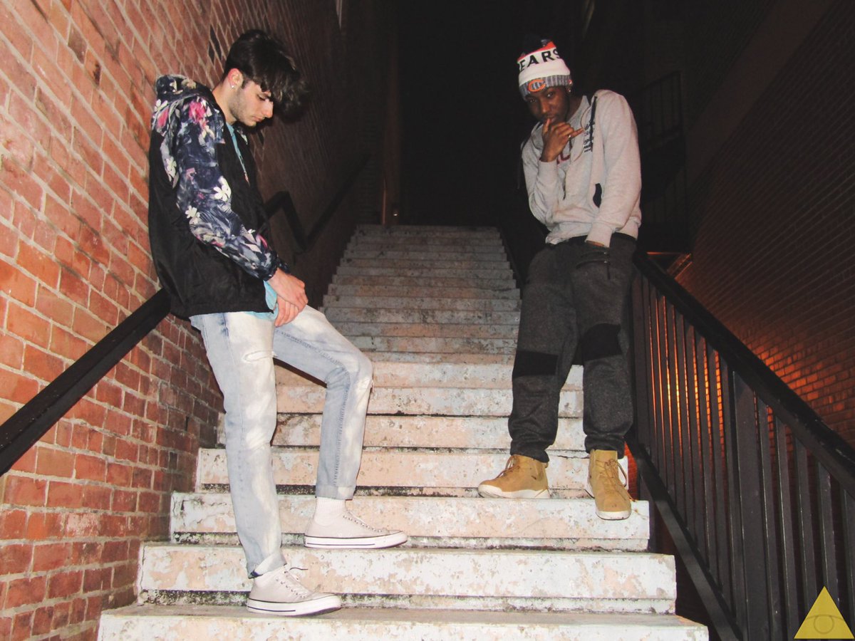 Deseanofficial's tweet photo. Couple shots from the other night ใฝ๏ธ
Shot by๐ท: @WuHefner__ & YoursTruly ๐๐
#CamRoberts #Mysoulzdead #photoshoot #edits #goldsound #desean #szn https://t.co/JxADYtiLle