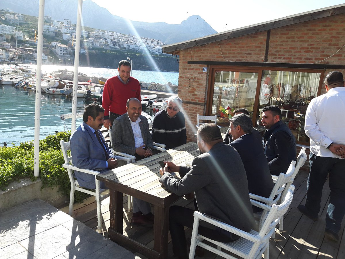 PrHasanKalyoncu's tweet photo. #Cumhurİttifakı Karaburun AkParti Belediye Başkan Adayı @ferhaneroglu35 'nu ziyaret edip,MHP İlçe Başkanımız Fırat Zorlu ile Seçim Ofislerini ziyaret ettik.
Karaburun kararını vermiş,
#bekaiçinmillikararcumhuriçinistikrar https://t.co/f1VdKrq9jo