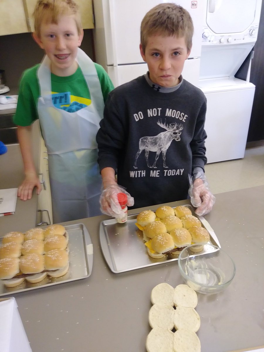 VelardeJolene's tweet photo. Culinary club cooked today! Here's Brandon and Kade showing the cooked cheeseburger sliders #culinaryclub #culinary @Fremont1_LMS @LanderSchools https://t.co/TlIw28wMIO