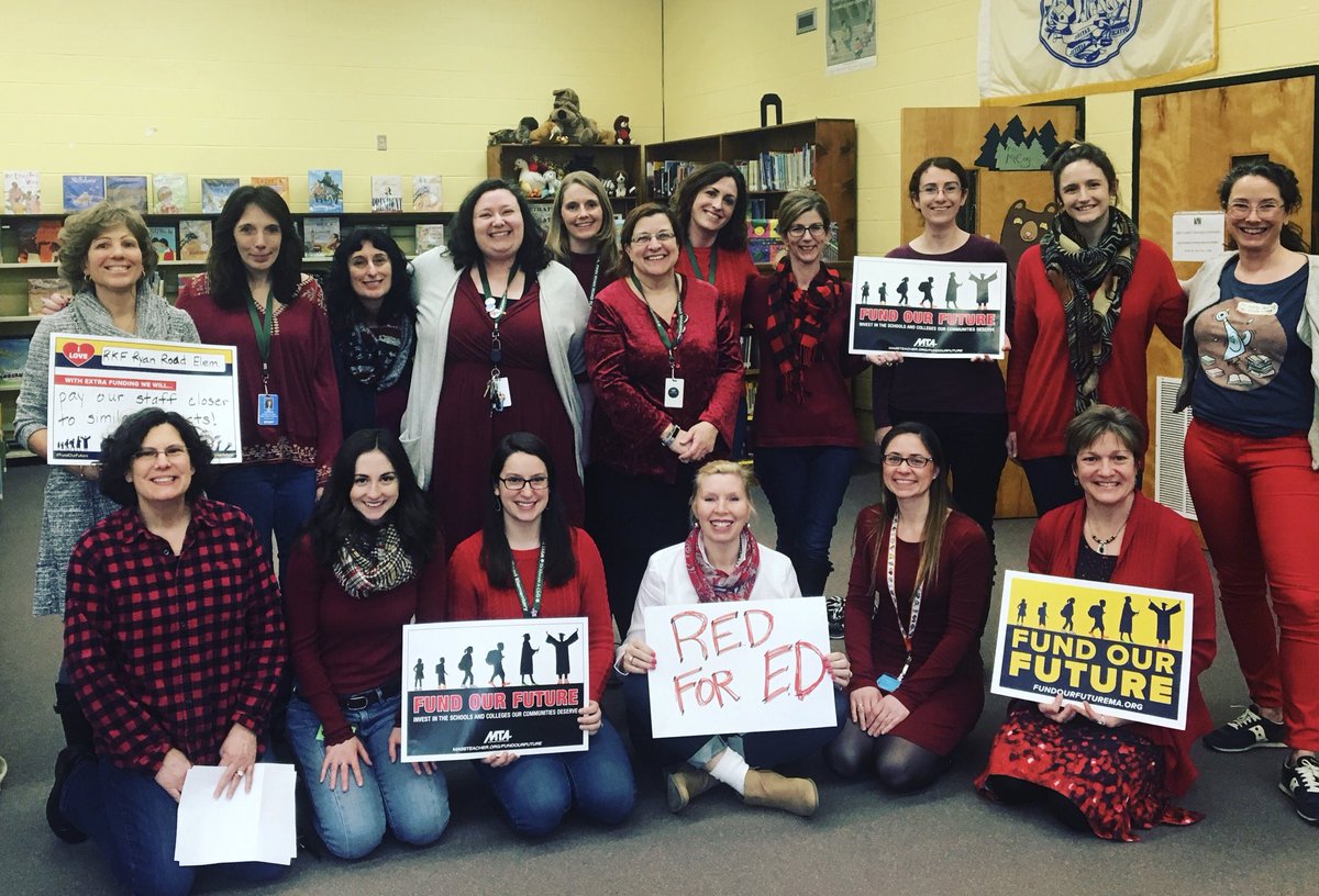 rkfryanrdTech's tweet photo. These educators are worth supporting!  Go RKFRR! #FundOurFuture #RedforEd https://t.co/Noi14q6XoK