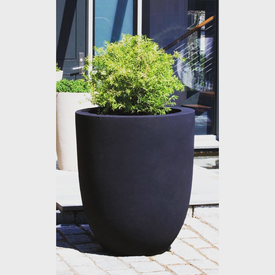 jjandcodecor's tweet photo. Onyx Planter 
39 lbs, 34.50" w x 40.50" h, other shapes and sizes available. 

Hours: Friday to Monday, 12-4pm. 

JJ&amp;CO, 1325 Bear Mountain Parkway #yyj #homeandgarden #homedecor #indoor #outdoor #bearmountain #langfordbc #colwoodbc #royalbaybc #victoriabc #victoriabuzz https://t.co/B7Dd01FC3a