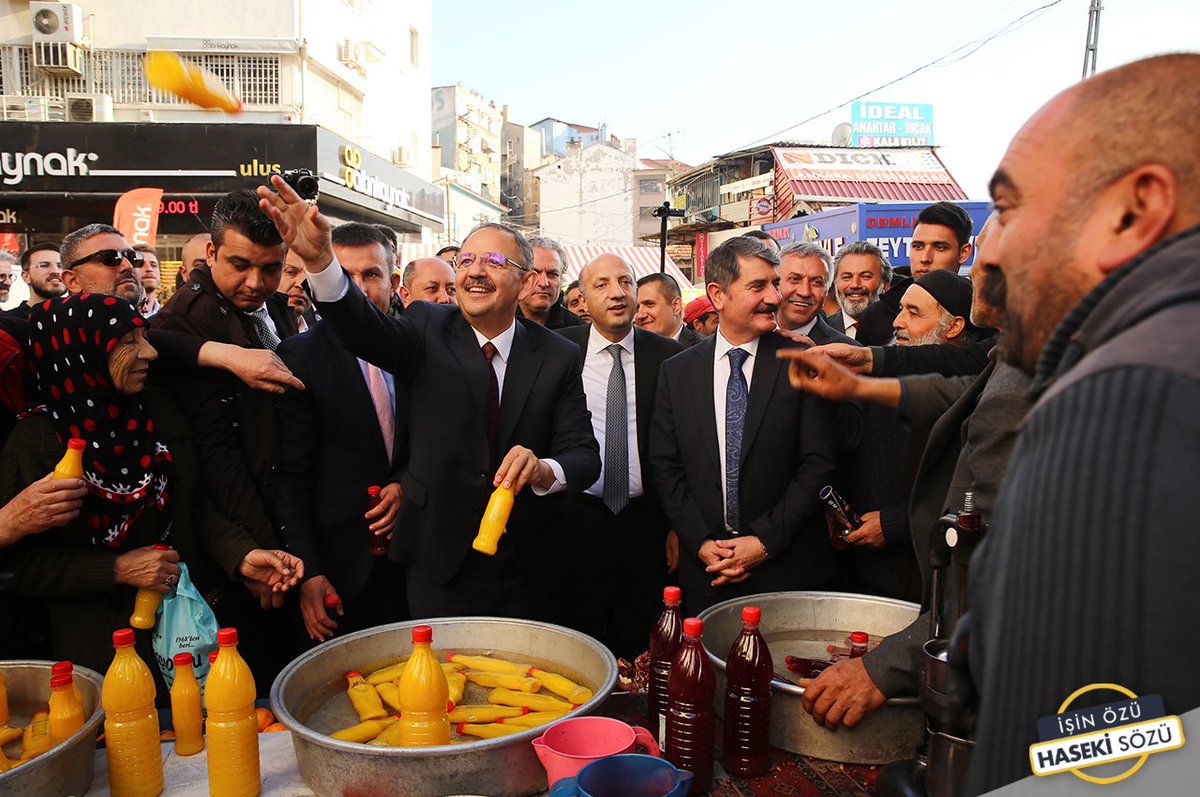 mehmetozhaseki's tweet photo. #Altındağ'da toplumumuzun temel direği olan esnaflarımızı ziyaret ettik. Sıcakkanlılıkları ve yoğun ilgileri gücümüze güç kattı.  Teşekkürler Altındağ.

#BelediyeİşiGönülİşi 
#İşinÖzüHasekiSözü https://t.co/QGZBRVuddt