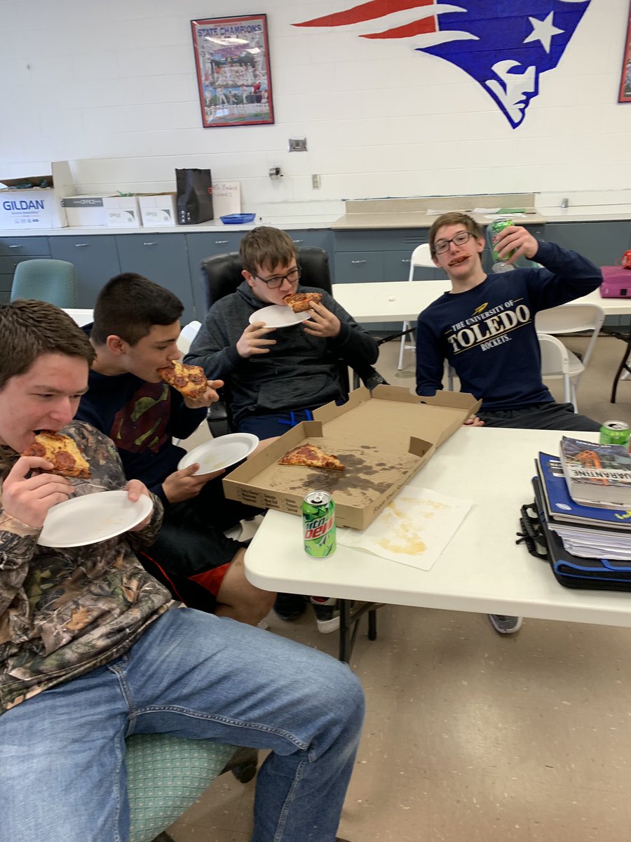The winners of the Geometry Pi Day scavenger hunt received their prize today! Thanks to House of Pizza in McClure for the pizza! Please be sure to tell them thanks and that you saw this tweet when you stop in for your next food order.
