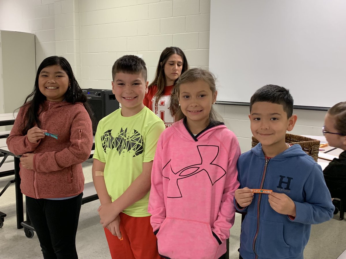 mrscurryteach's tweet photo. 3rd Grade Leaders- chosen for the 3rd Term at our Ranger Rally! 🎉 @RochellRangers #rochellerocks https://t.co/5GtnKWIeLj