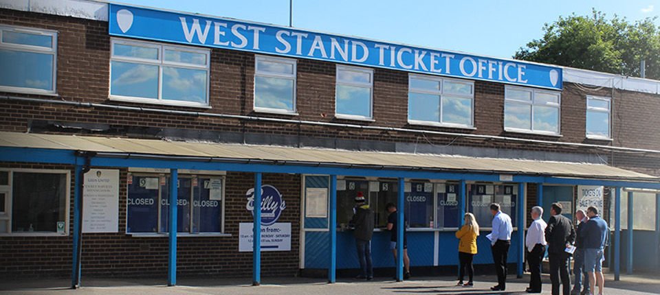 sponsorluwfc's tweet photo. Leeds United are pleased to announce that tickets for the game against Morecambe LFC 31/3/19 are now on sale via the ticket office, Priced at £3 Adults, £1 U16’s, FOC for Season Ticket Holders. For tickets ➡ https://t.co/Z4wlYPIVyT 

#goingtochurch #alaw #mot https://t.co/bG6zbd285p