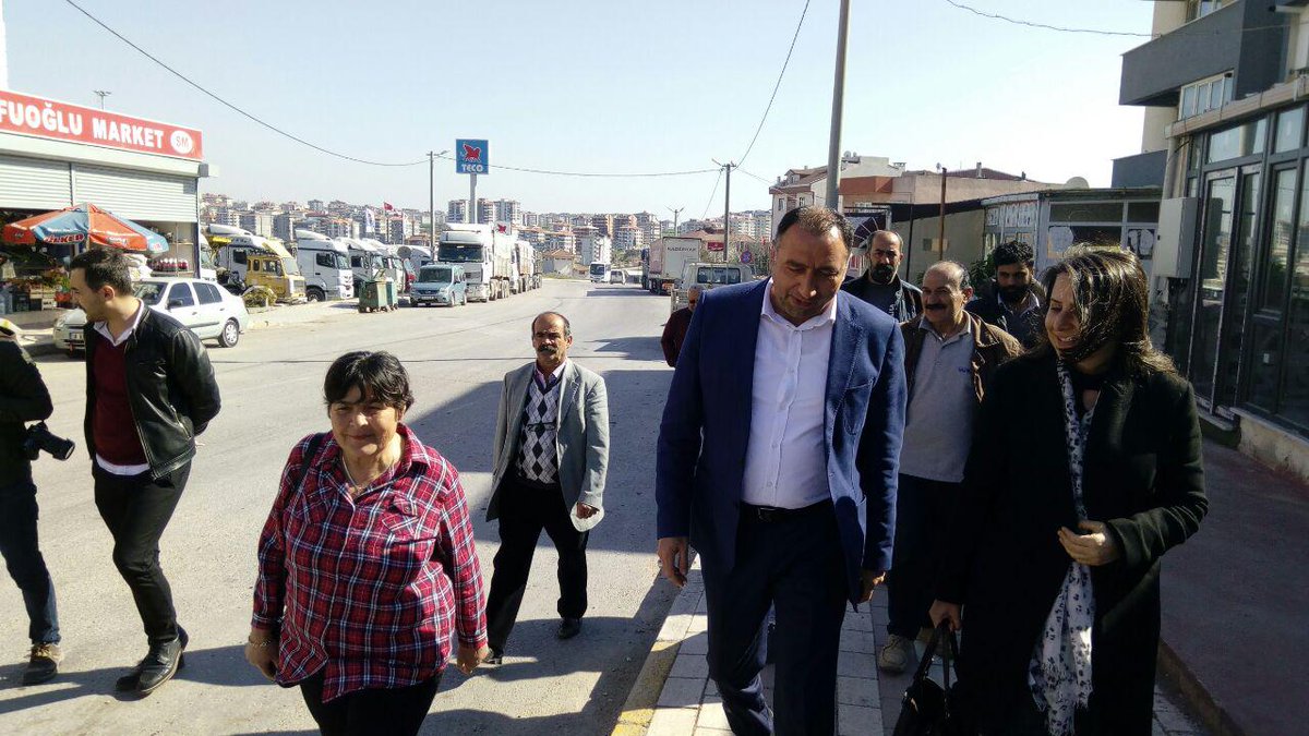 HDPBalikesir's tweet photo. Bandırma'da HDP MYK üyesi Çilem Küçükkeleş ve Balıkesir Büyükşehir Belediye eş başkan adaylarımız Yurdanur Güven ve Ali Kenanoğlu ile birlikte seçim çalışması yaptık...
#BirlikteDemokrasiye https://t.co/NmQdo5FQZv