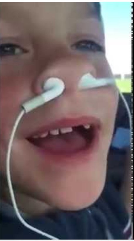 fun_is_fun_'s tweet photo. If you put your earphones in your nostrils and open your mouth, it forms instant speakers.
#fun #funscience #funlearing #latenightthoughts #tryit #nustascience https://t.co/FiY57BCbZ6