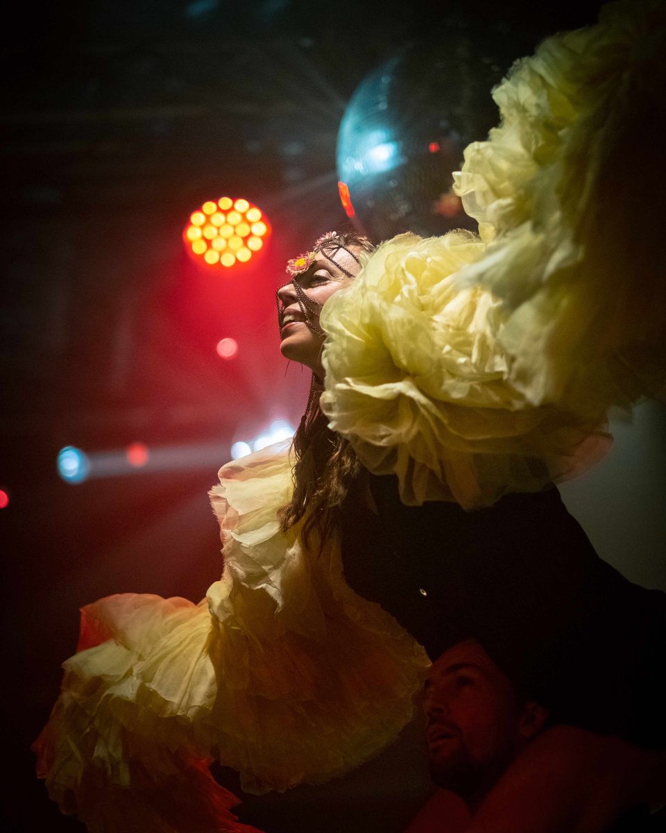 NEDanceCoop's tweet photo. To celebrate our exciting collaboration with @balletlorent here are some amazing shots of ‘After Dark’ by Luke Waddington! More > https://t.co/P3vHvLNzkp 💛 #NorthEast #Dance #Cooperative #NEDC #NEDanceCoop #CompanyClassObservation #BalletLORENT #AfterDark https://t.co/D0TJws98gG