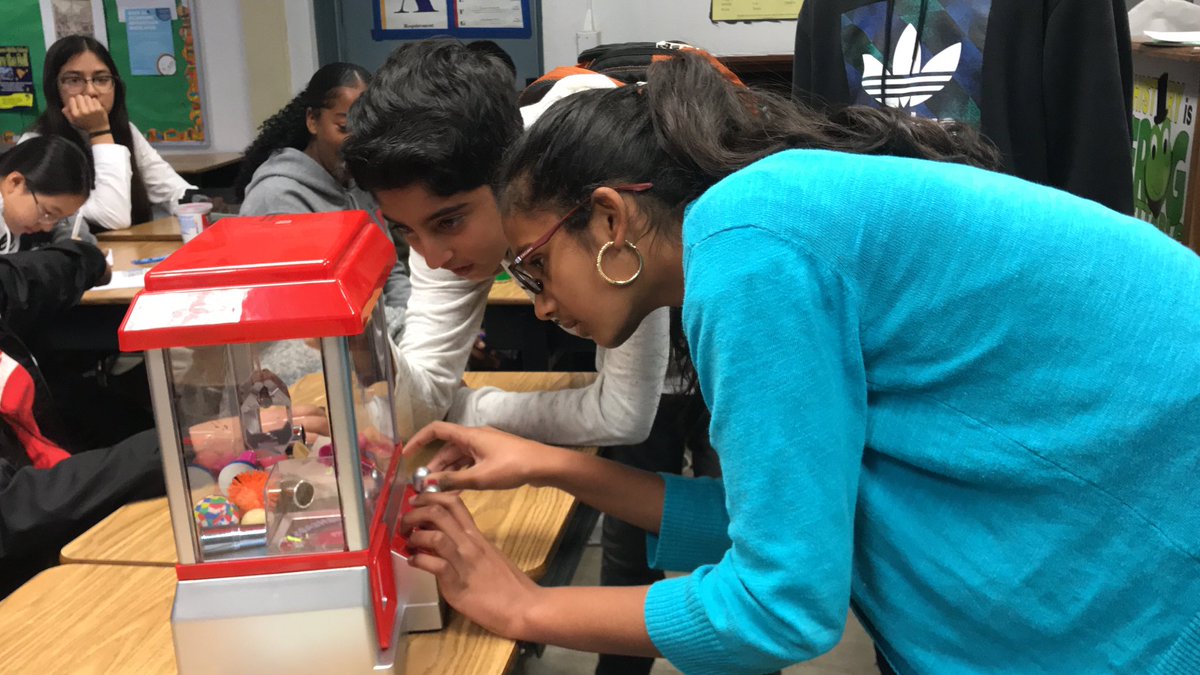 HistoryFrog's tweet photo. Happy #FrogtasticFriday๐ธ @FirstAveMS Students are loving my #CCSS19 SWAG! https://t.co/ayomyl6GWf