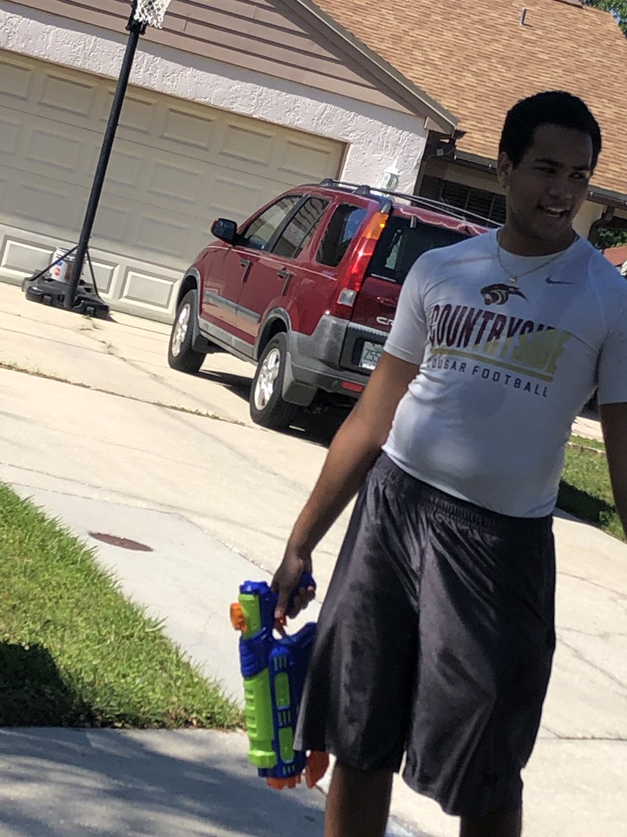 SuperSoakers3's tweet photo. @chswaterwars19 Matt Jackson @TheWildWildWet out by Brooke Cwiklinski https://t.co/yxJPbrzQKp