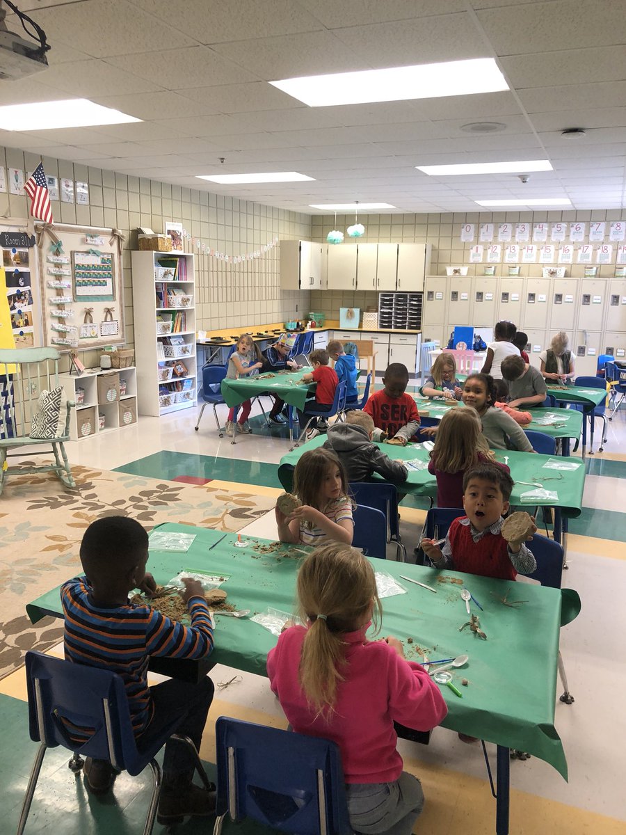 heathergrice33's tweet photo. We had so much fun learning about dinosaurs this week! We ended our study with a dinosaur dig for fossils!They were SO eXciTeD to get to be paleontologists &amp; find their own fossils!👍🏼🦕🦖 @EEECEnterprise @MonicaMBradshaw https://t.co/jBGRwTfmDr