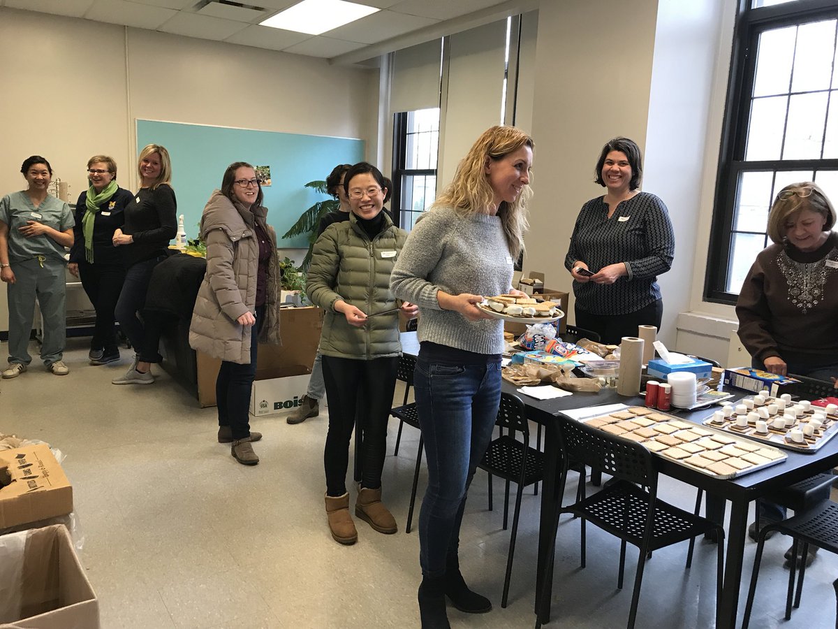 BachPrincipal's tweet photo. Celebrating the end of March is Reading Month with some s’mores! Thank you to all of our wonderful volunteers for making this treat possible! #bachcampreadalot #bachpto #A2Engage https://t.co/1piwaoYgeq