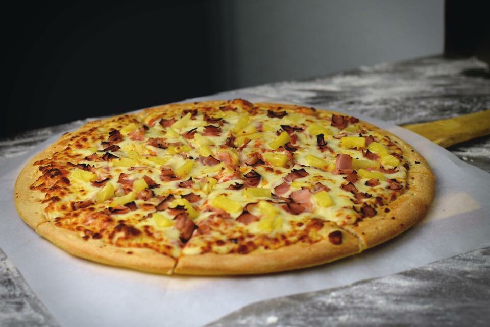 Our Big Kahuna...ham, pineapple and extra cheese! Only $9.49! #bigkahuna #arkadelphia