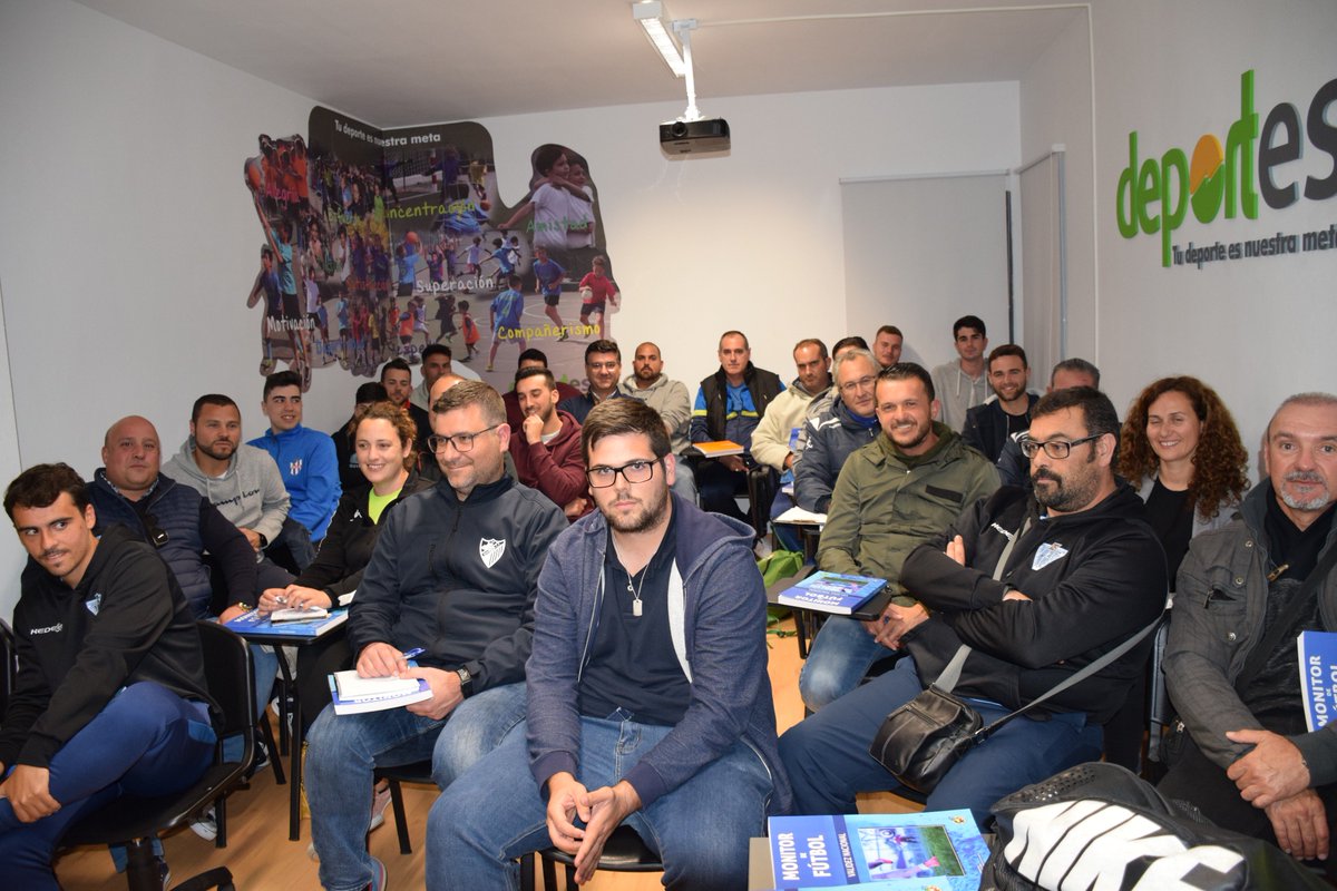 El jueves 21 de marzo comenzó en Vélez-Malaga el Curso de Monitor de Fútbol. <a href="/cedifa/">RFAF-CEDIFA</a>