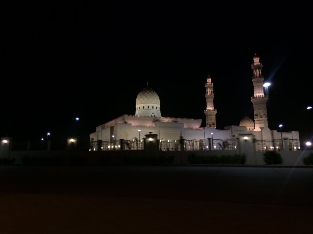 pioneersaad's tweet photo. یہ ایک اور مسجد، جیسا میں نے پہلے بتایا کہ مساجد یہاں ایک سے بڑھ کر ایک ہیں، بس اللہ ہمیں نماز پڑھنے کی بھی توفیق دے
#MyMosque🕌
#Oman https://t.co/yK4rrWsDxo
