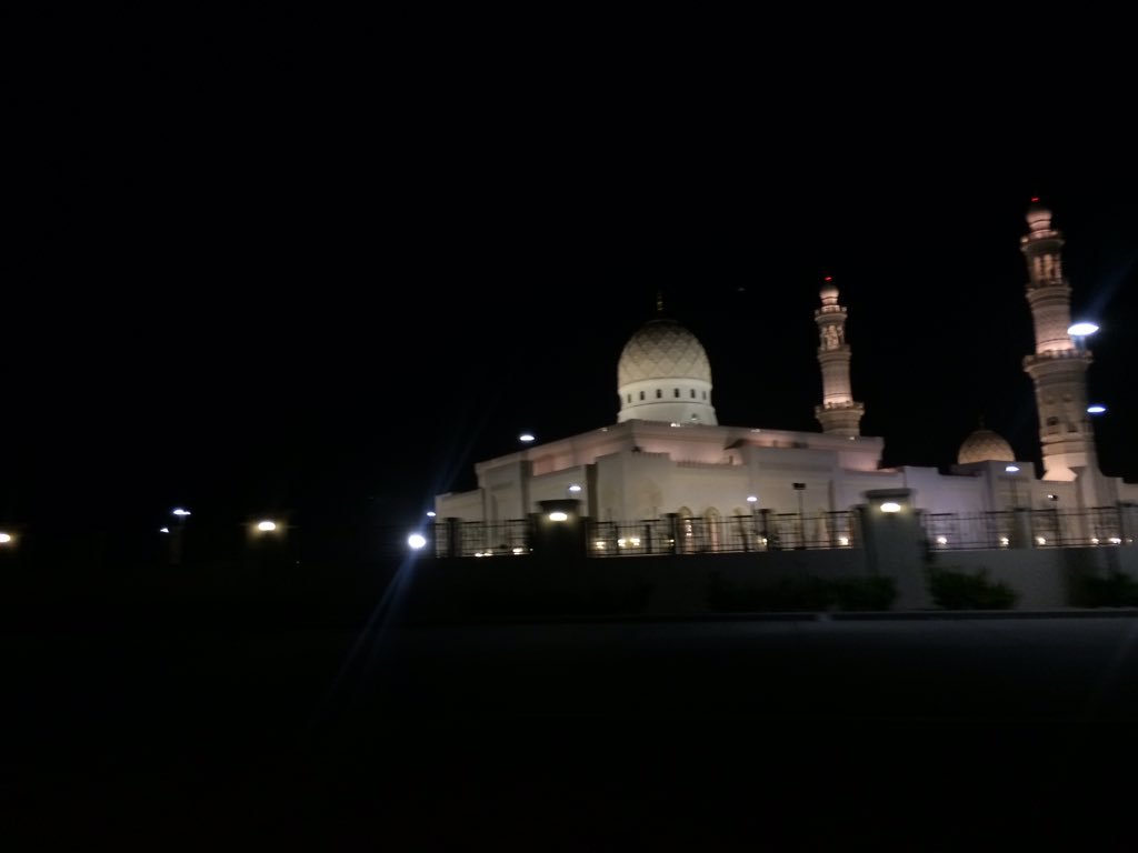 pioneersaad's tweet photo. یہ ایک اور مسجد، جیسا میں نے پہلے بتایا کہ مساجد یہاں ایک سے بڑھ کر ایک ہیں، بس اللہ ہمیں نماز پڑھنے کی بھی توفیق دے
#MyMosque🕌
#Oman https://t.co/yK4rrWsDxo