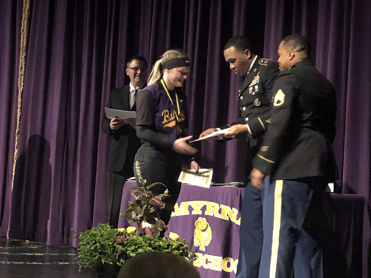 affleming3's tweet photo. Last night our girl Makayla received the Army Scholar/Athlete Award given to 1 male and 1 female at Smyrna High School recognizing athletic and academic accomplishments. So proud of you Mak! ๐ฏ #tsucommit @ashleyEfleming @coachabrowning @TSU_TIGER_SB https://t.co/cuc4A2HgED