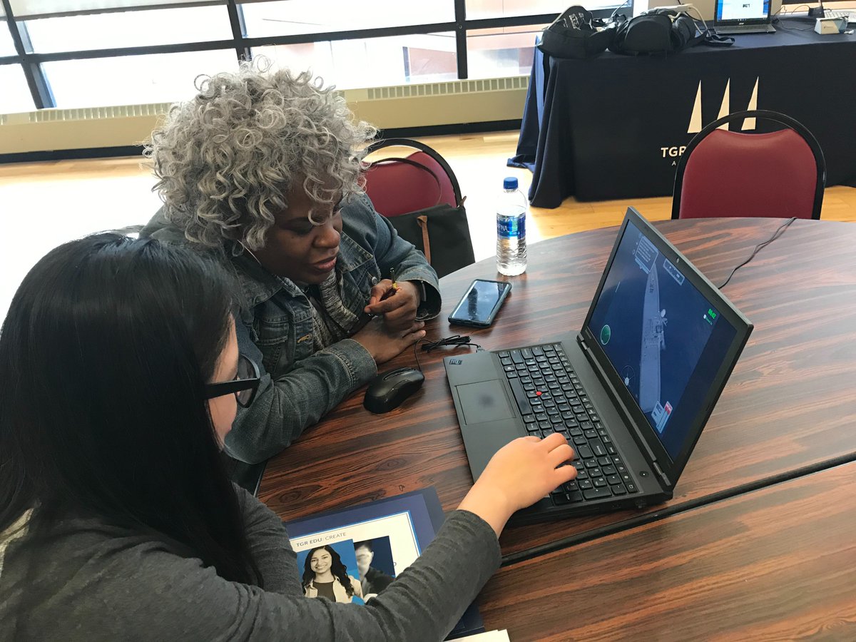 TGRFound's tweet photo. Educators participating in the #DCSTEM Fair @udc_edu had an opportunity to learn #STEM activities and pedagogy to implement in current curriculum during our #TGREDUCreate STEM Studio session. Topics ranged from coding and robotics to youth development. #ReachMillions https://t.co/XtQTgDqOgT