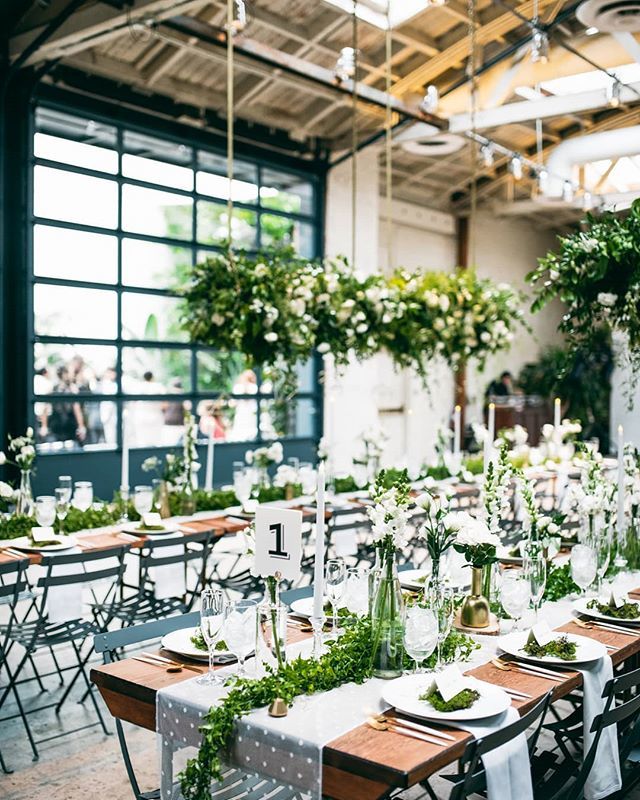 LITTLE_H_DESIGN's tweet photo. The industrial space was transformed into a greenery paradise for this wedding! 
Planner: @popthechampagne | Photographer: @isaiahandtaylorphotography | Venue: #Millwick | Floral Design: @LittleHillDesigns https://t.co/vBwTiIYbK4