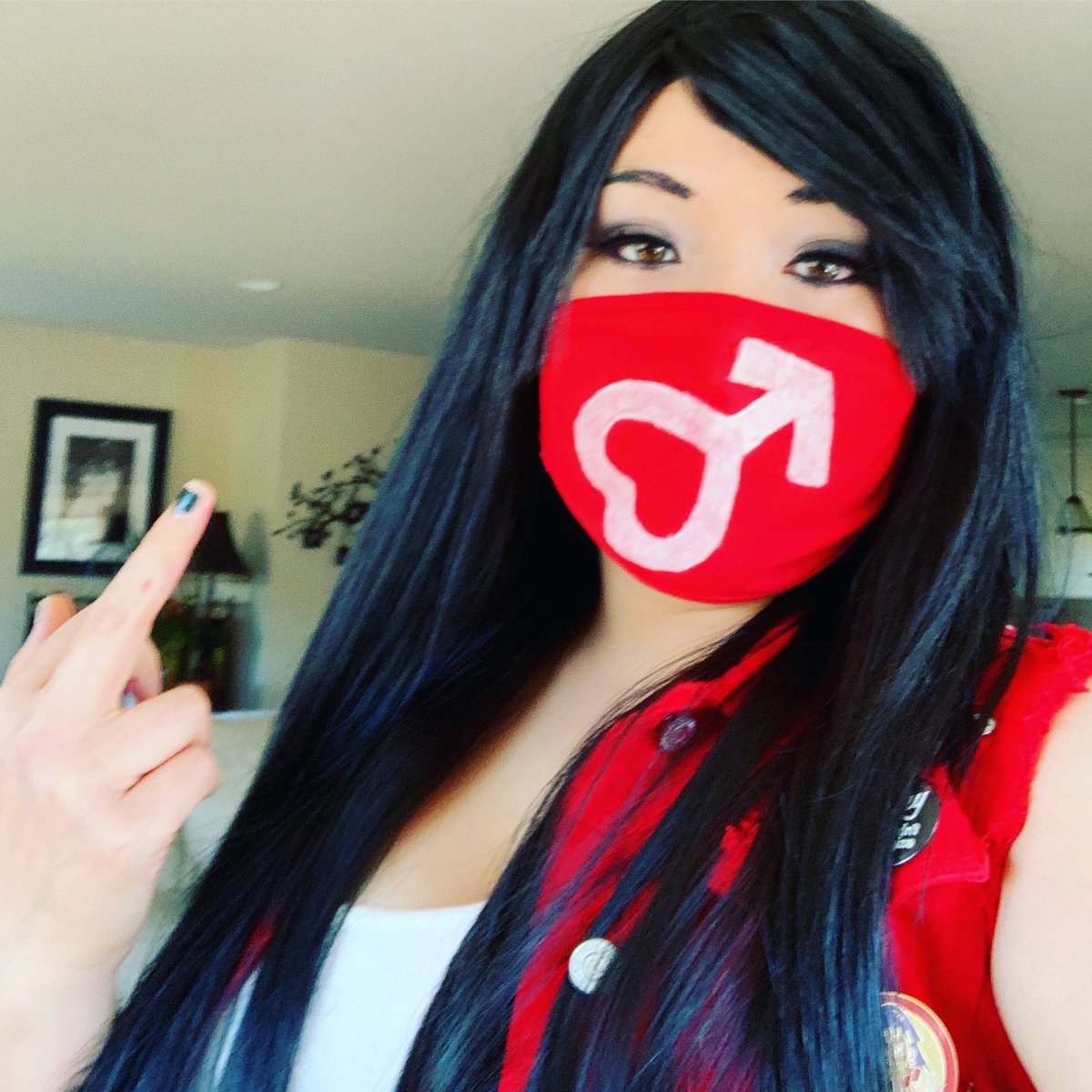 LaniFCosplay's tweet photo. “Fuck the patriarchy! Girl power all the way!” 🖤❤️☠️���🖕🏻Did you guys know that in the manga, Sailor Mars actually doesn’t trust men because the men (or lack there of) in her life aren’t there or are untrustworthy? To me, she embodies strength and independence. 
#punksailormars https://t.co/W6OZCSwAsJ