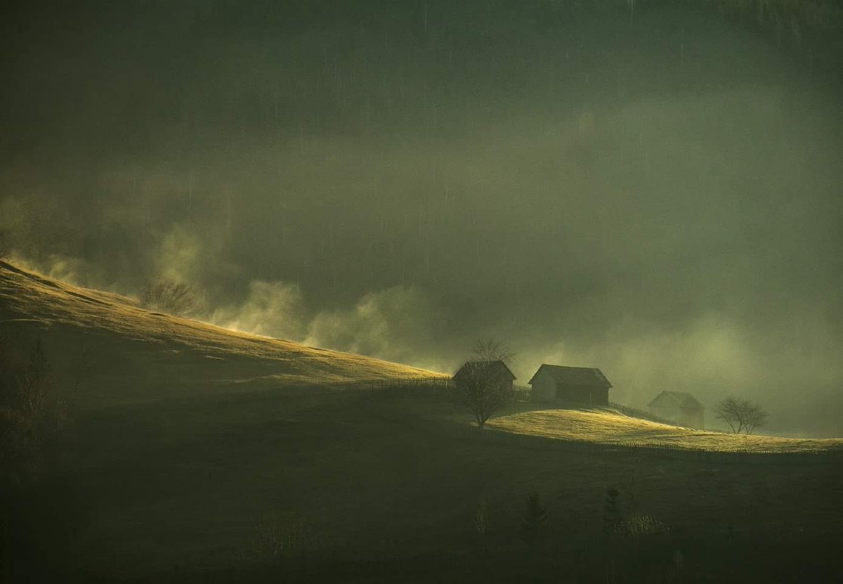 Little house on the hill #photography #photooftheday #landscapephotography #sunrise
