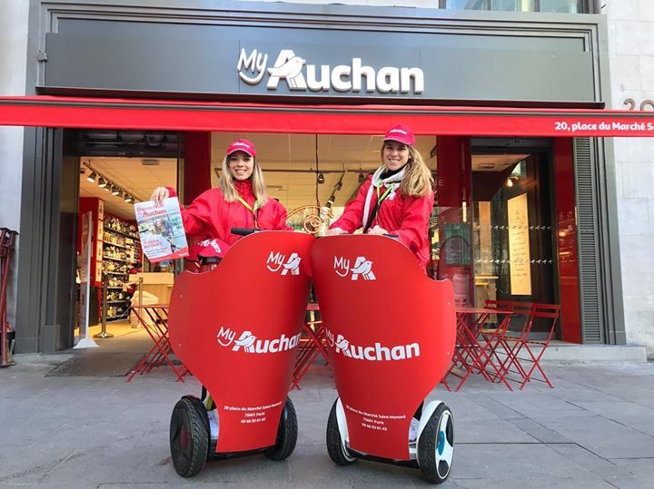 BookingFever's tweet photo. Aujourd’hui #streetmarketing pour l’enseigne #auchan !
#bookingfever #agencedecom #agencedecommunication #streetmarketing #guerillamarketing #guerillaurbaine #paris1 https://t.co/TpSAVlSIby