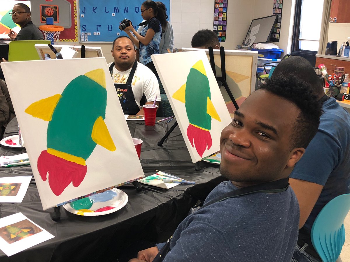 cknoxjam's tweet photo. Ms. Davis’s Rockets had a great time with their painting experience today! #richinstudentsuccess, #honortherockets https://t.co/GxR5R36LGy