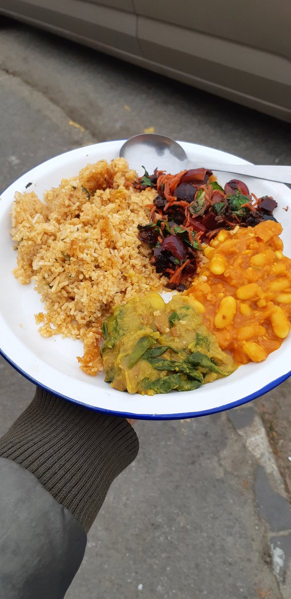 Safely home after a day volunteering in Calais with <a href="/CollectiveRC/">Refugee Collective</a> . Thank you for feeding us delicious food <a href="/RefugeeCKitchen/">Refugee Community Kitchen</a> 2000 meals a day - you are such stars! 🌟🌟🌟