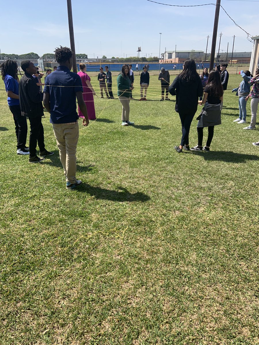 Runneberg_Sci's tweet photo. Just a bit of Friday fun. #allinforaldine #stovallsuccess #AISDMSciFam https://t.co/0zWQ1jwer8