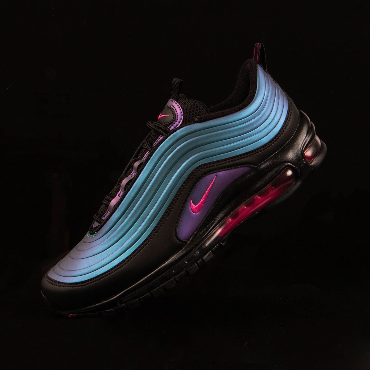 MainlineMen's tweet photo. Turn heads with Nike's new Throwback Future pack.
Get them now: https://t.co/cGO1ezdlbp
#Nike #NikeAirMax #AirMax97 #ThrowbackFuture #SneakerDrop #Menswear #TrainerLaunch #MensFashion #MensStyle #SS19 https://t.co/Hwk5qr99Tv