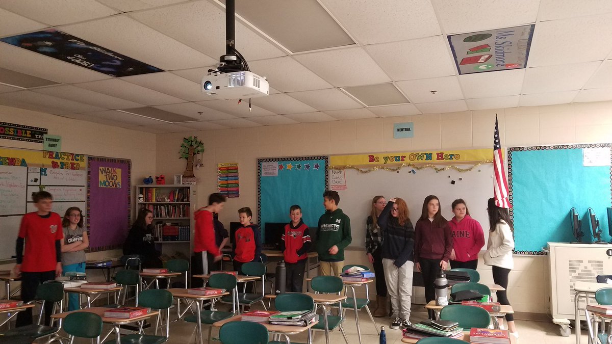 RSkidmoreQMS's tweet photo. Gold Team getting up and moving! After hearing statements about technology and learning, students created a human graph to show how much they agreed or disagreed. Great discussions yesterday and today! @BellicoJesse #agreedisagree #QMSGold #QMS225 #QMSRocks https://t.co/iXAa2ExxIK