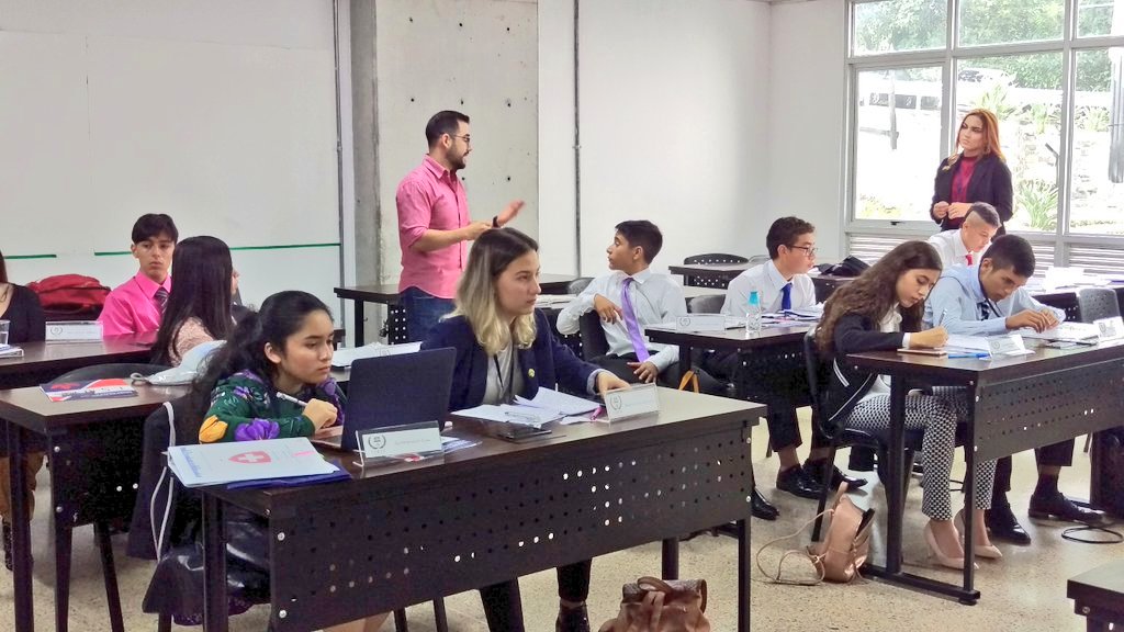 uceipa_'s tweet photo. #Hoy, en #CampusCEIPA, Nuestro líder de Administración de Negocios Internacionales participa como delegado de la República Popular de China en el #CSMUN - delegación UNESCO, del Colegio Canadiense. https://t.co/tVdMft3CDq