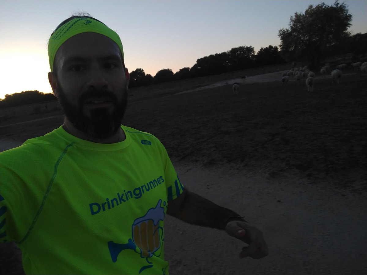 Torres_Run's tweet image. Esto es así, sacando el hueco cuando se puede, moviendo planning por cambios de última hora, aprovechando el minuto que queda en el día para seguir adelante, esto es el maratón, esto es ser corredor. #MAPOMArunners #KmsXAlimentos