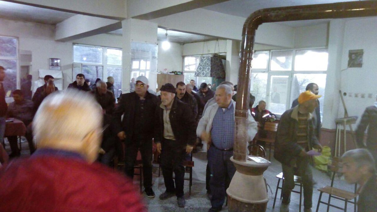HDPBalikesir's tweet photo. HDP Balıkesir Büyükşehir Belediye Eş Başkan Adaylarımız Ali Kenanoğlu ve Yurdanur Güven Manyas Karabayır ve Çal köylerinde kahvelerde halkla buluşuldu...
#BirlikteDemokrasiye #BalıkesirHDP https://t.co/dsnr951aR0