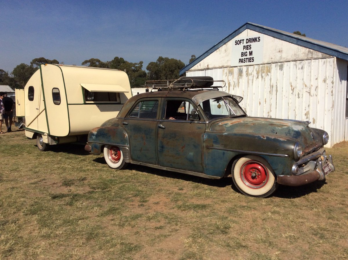 TruckSociety's tweet photo. The Kyabram White Muster 2019 #kyabram #white #truckmuster#vintagevehicles #coololdstuff #commercialvehicle #oldtruck#oldcars #vehicles #tractors https://t.co/MmEesdw6TE