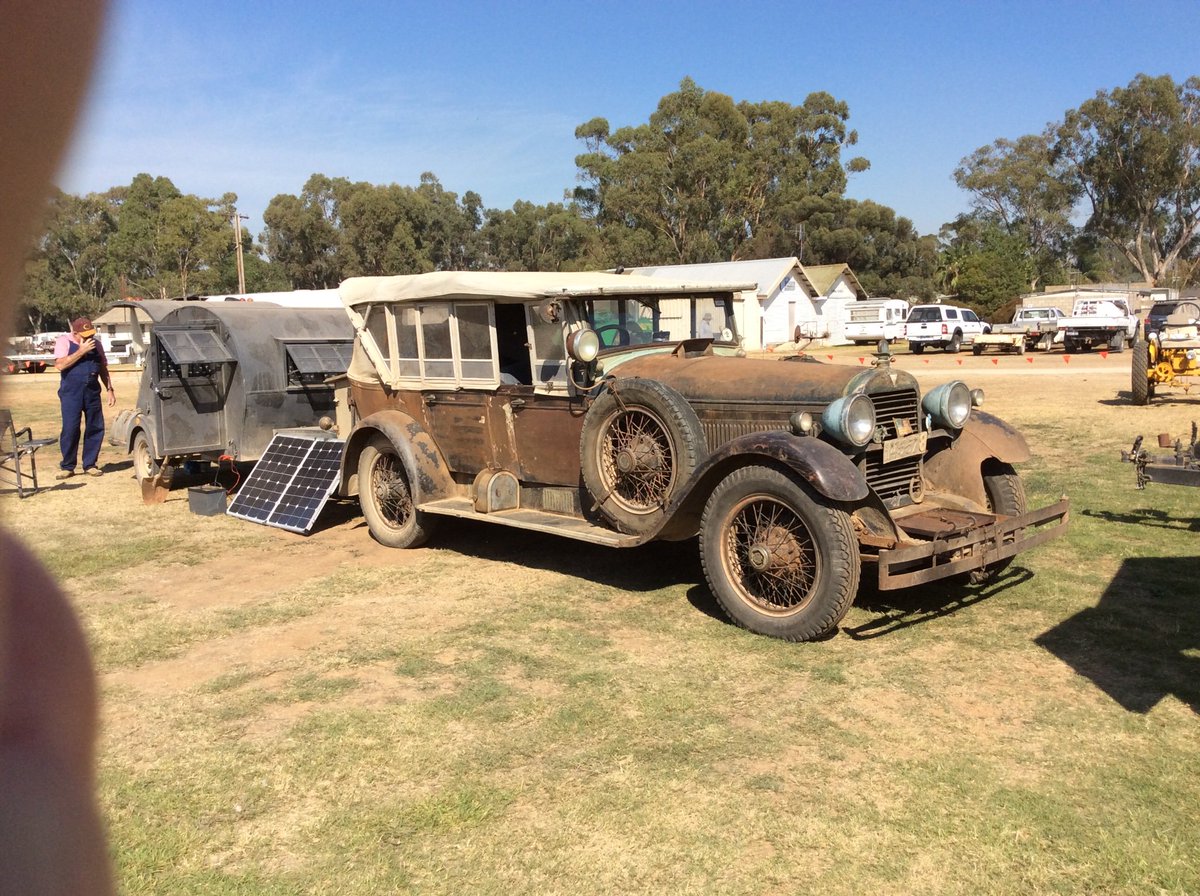 TruckSociety's tweet photo. The Kyabram White Muster 2019 #kyabram #white #truckmuster#vintagevehicles #coololdstuff #commercialvehicle #oldtruck#oldcars #vehicles #tractors https://t.co/MmEesdw6TE
