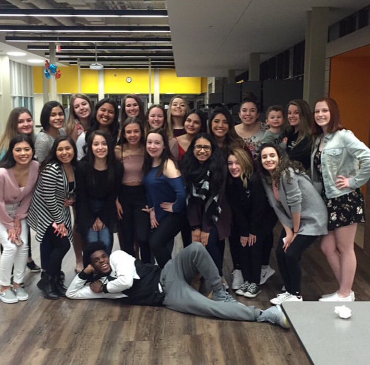 Fenton Cheerleading tweet media
