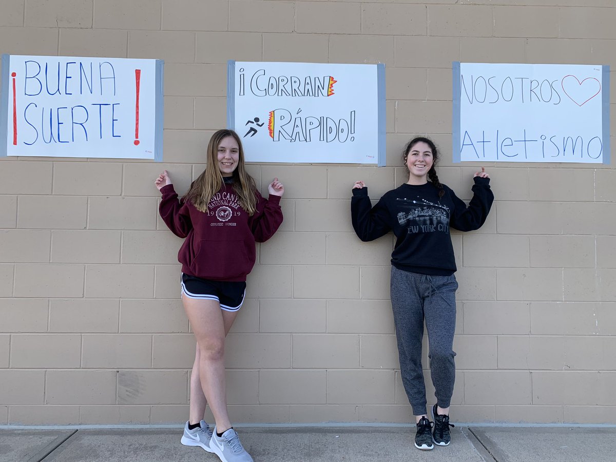 Sra_Ehrke's tweet image. Nos encanta atletismo @Platteview_HS #español4 #gr82batrojan
