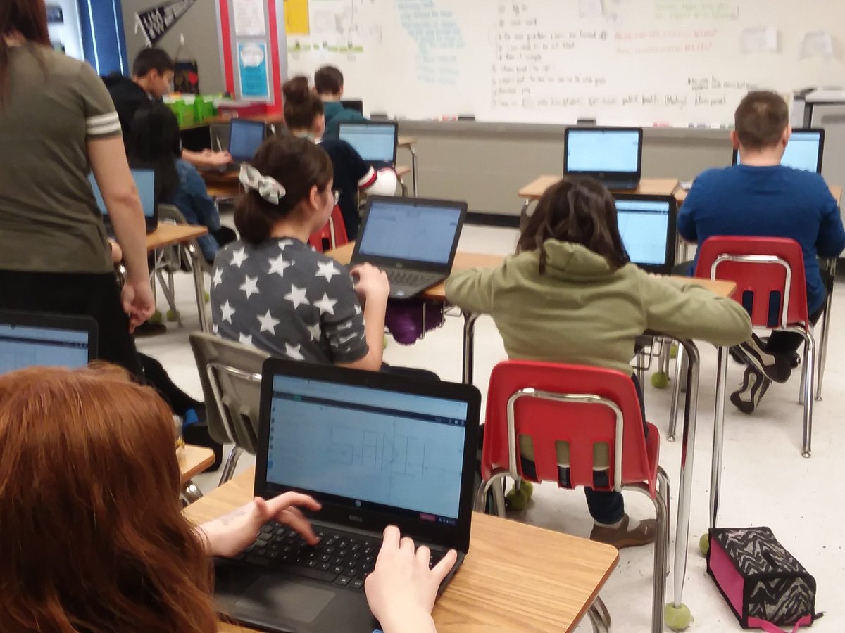 eobrien22's tweet photo. @MMadrigalGMS   PA7 students using @Desmos to graph their names for 3D printing. #engageycsd #mathycsd @ChristiePica #gmstory https://t.co/iJwjwwVeUI