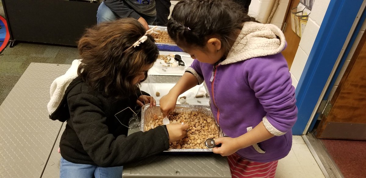 Educator_ASoto's tweet photo. Learning about seeds then planting, digging fossils, plants are food, &amp; succes when he found the fossil! @GaHighlands @ChargerInCharge @SharryseH 
THANK YOU! @ParkStEle @PSE_Principal #ProudAP ... See you in May! https://t.co/70s6lzCqj7