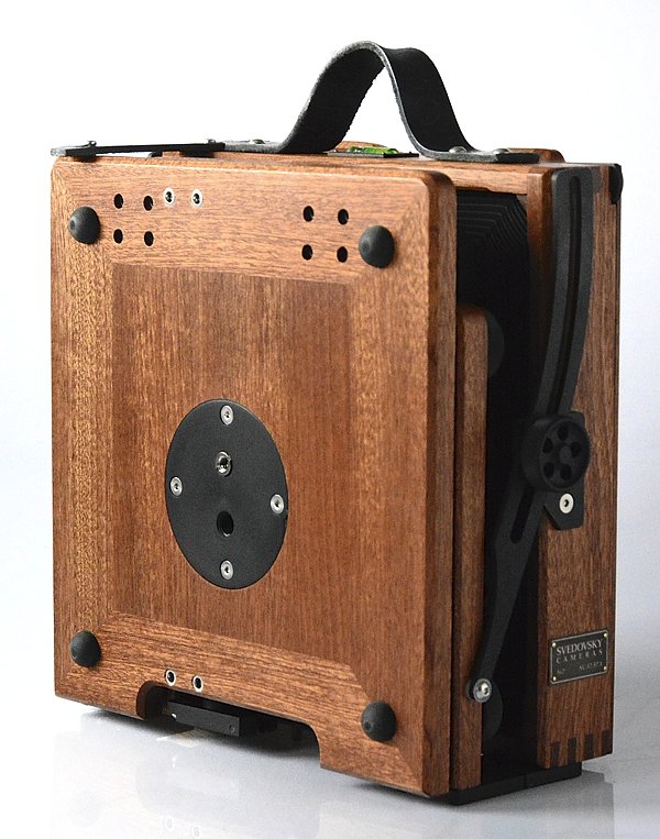 SvedovskyCamera's tweet photo. 5x7 Svedovsky when folded. #5x7 #svedovsky #wetplate #tintype #largeformat #filmphotography #collodion #analog https://t.co/3ue5LMRRbf