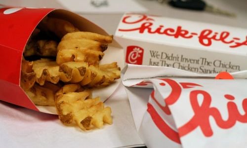 BlueSea1964's tweet photo. ๐จ San Antonio Bans Chick-Fil-A From Airport Over 'Legacy Of Anti-LGBTQ Behaviorโ ... In The Name Of 'Equality'!!!!
#BluestarZone
#SupportChickFilA
https://t.co/K6TvesqZQD https://t.co/Ol2xsDZxem