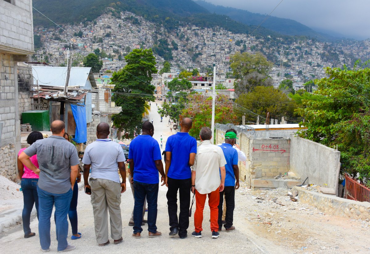 UCLBP's tweet photo. Des #évaluateurs du Programme d’appui à la reconstruction et à l’aménagement des quartiers (PARAQ) ont visités ce vendredi 22 mars 2019, les réalisations du Programme #AIQIP dans les quartiers de #Martissant et de #Baillergeau. @anna_lipchitz @diac13 @nouvelliste @MCHaiti https://t.co/fyQmmNMAbX