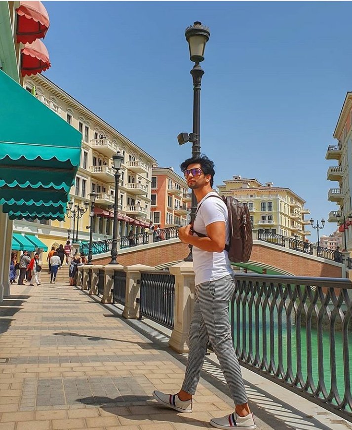 Shaktian_Ranvir's tweet photo. IG POST// "ShaktiArora
Walking on the streets of #thepearldoha ~ @shaktiarora
.
.
.
.
.
@qtourism #goingplacestogether @ThePearlQatar
#ShaktiArora #qatar
#inflowsummit #visitqatar https://t.co/ERDUujTM9G
