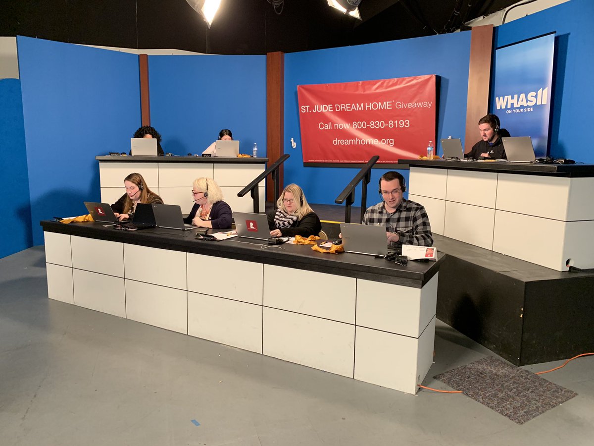 chriswnews's tweet photo. Hanging out w/ our friends from @StJude giving you a chance to win a home worth an estimated half million $. Mike Rowe from @975WAMZ is here. Call us @ 8008308193. Apparently my pal @amynicradiochik is out at a fish fry but will she RT this?  @WHAS11 https://t.co/tAYQbjjZTV