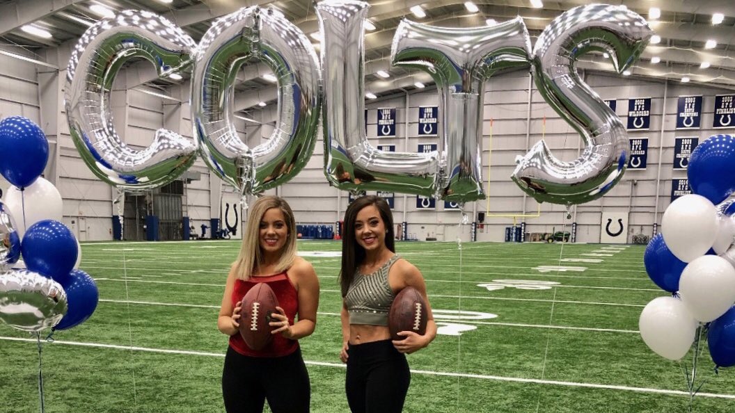 ByHeatherLloyd's tweet photo. This week, 47 finalists are chasing their dream of becoming a @Colts cheerleader. Among them, a pair of sisters and a fourth-generation auctioneer.
βWeβre each otherβs supporters.β
#CCNextChapter
https://t.co/ztvVJqIKQT https://t.co/OJxFYH0wDn