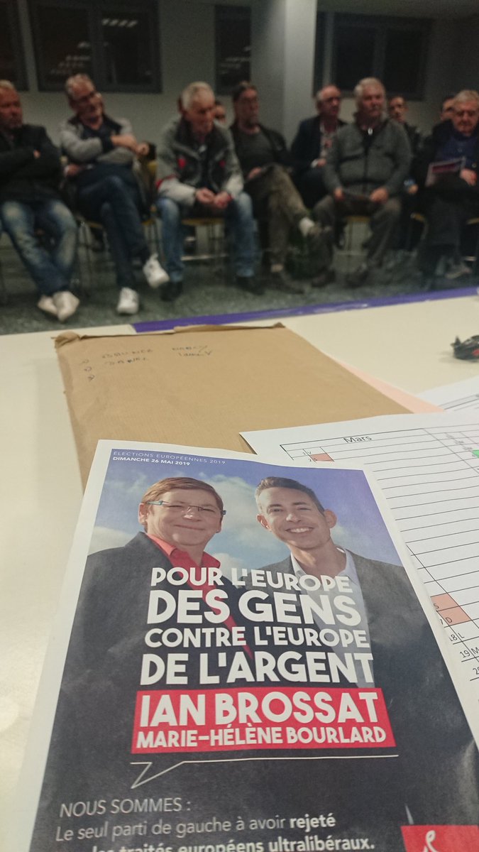 NicolasCheret's tweet photo. 🔴débats politiques et plan de travail pour amener @IanBrossat et la liste du @pcf au plus haut score.
Dès demain après une formation sur la question, nous serons à la rencontre de la population pour construire l'#EuropeDesGens
#PCF #pcf62 #pcf62avion @MHBourlard https://t.co/xfKBtU1A7Q